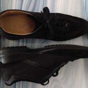 Tods sneakers with platform insole.